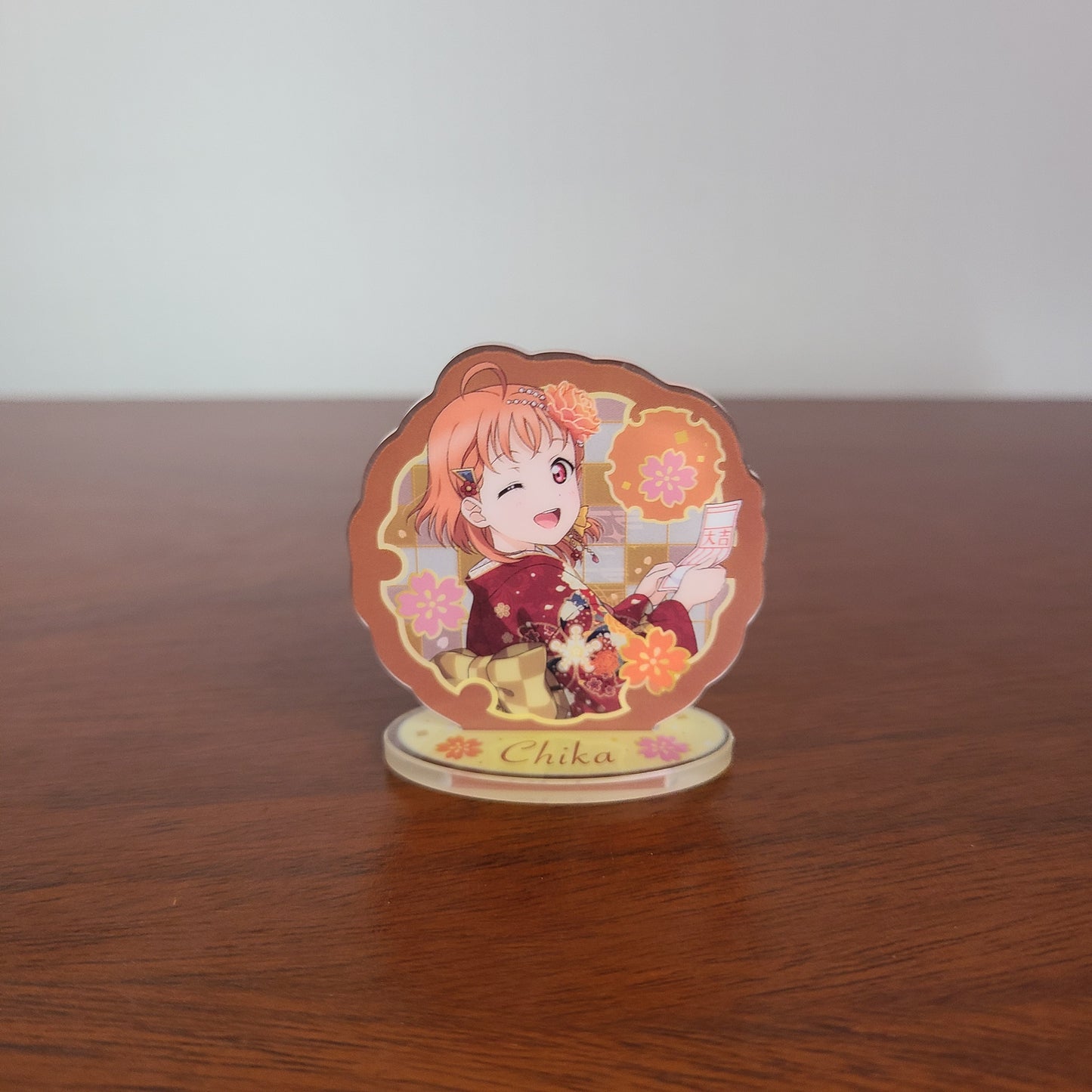 Stand acrílico Chika Takami