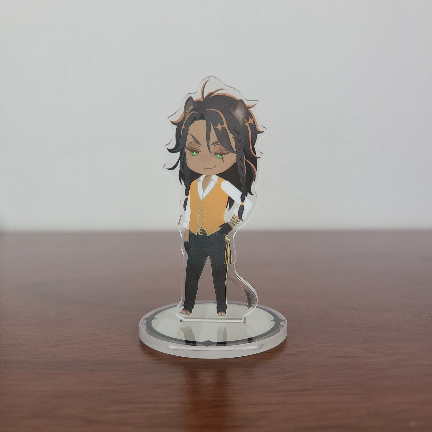 Stand acrílico Leona Kingscholar