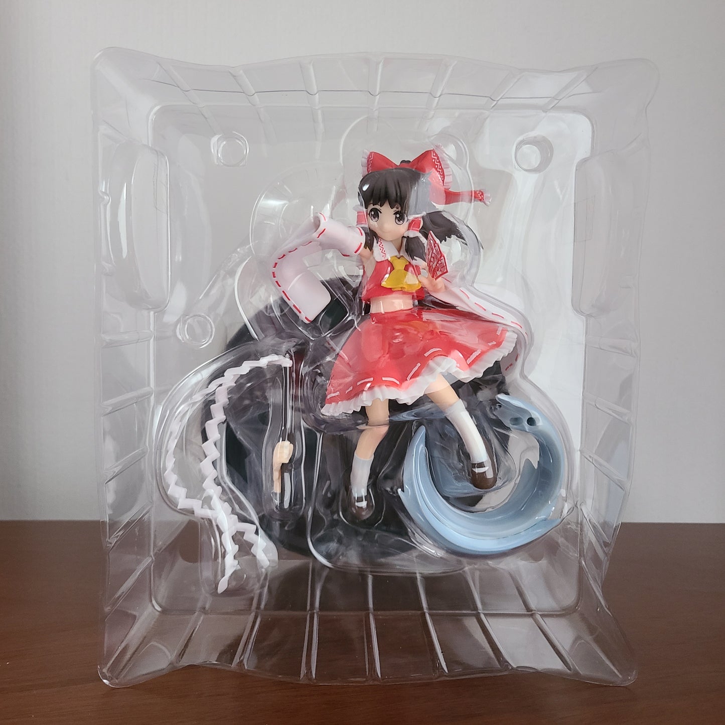 REIMU HAKUREI - PREMIUM FIGURE (SEGA)