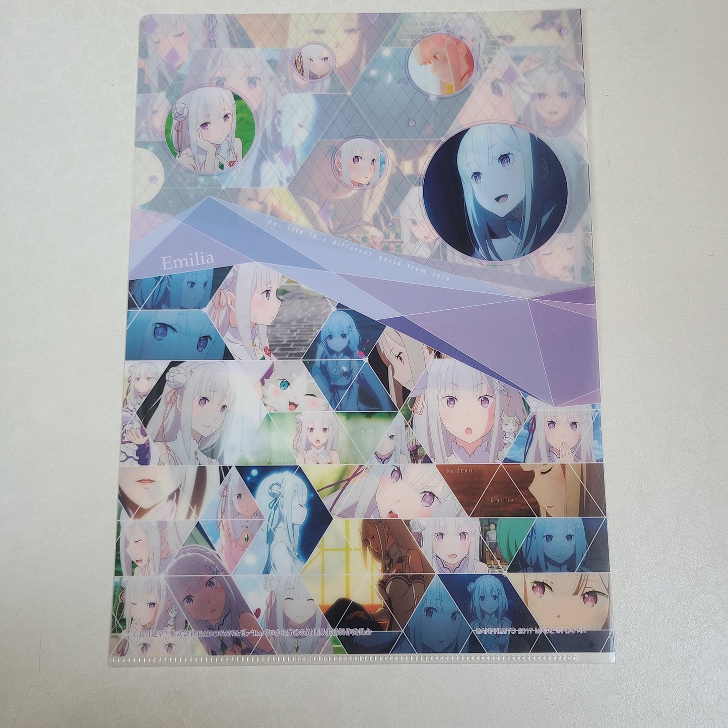 Carpeta single Emilia