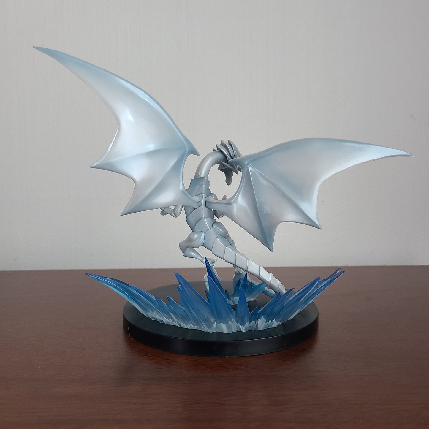 DRAGON BLANCO DE OJOS AZULES - CRAFT FIGURE (SK JAPAN)