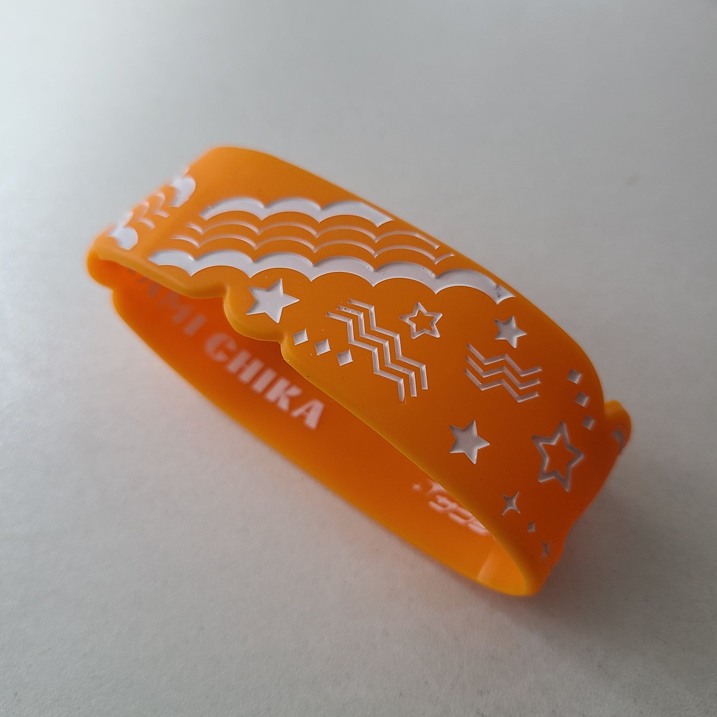Pulsera de goma Chika Takami