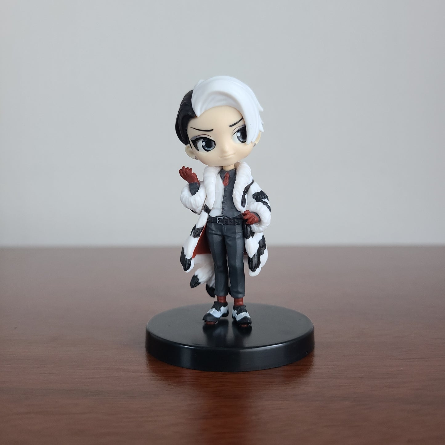 Figurita Divus Crewel Q-posket Mini