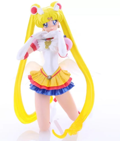 ETERNAL SAILOR MOON HGIF (BANDAI)