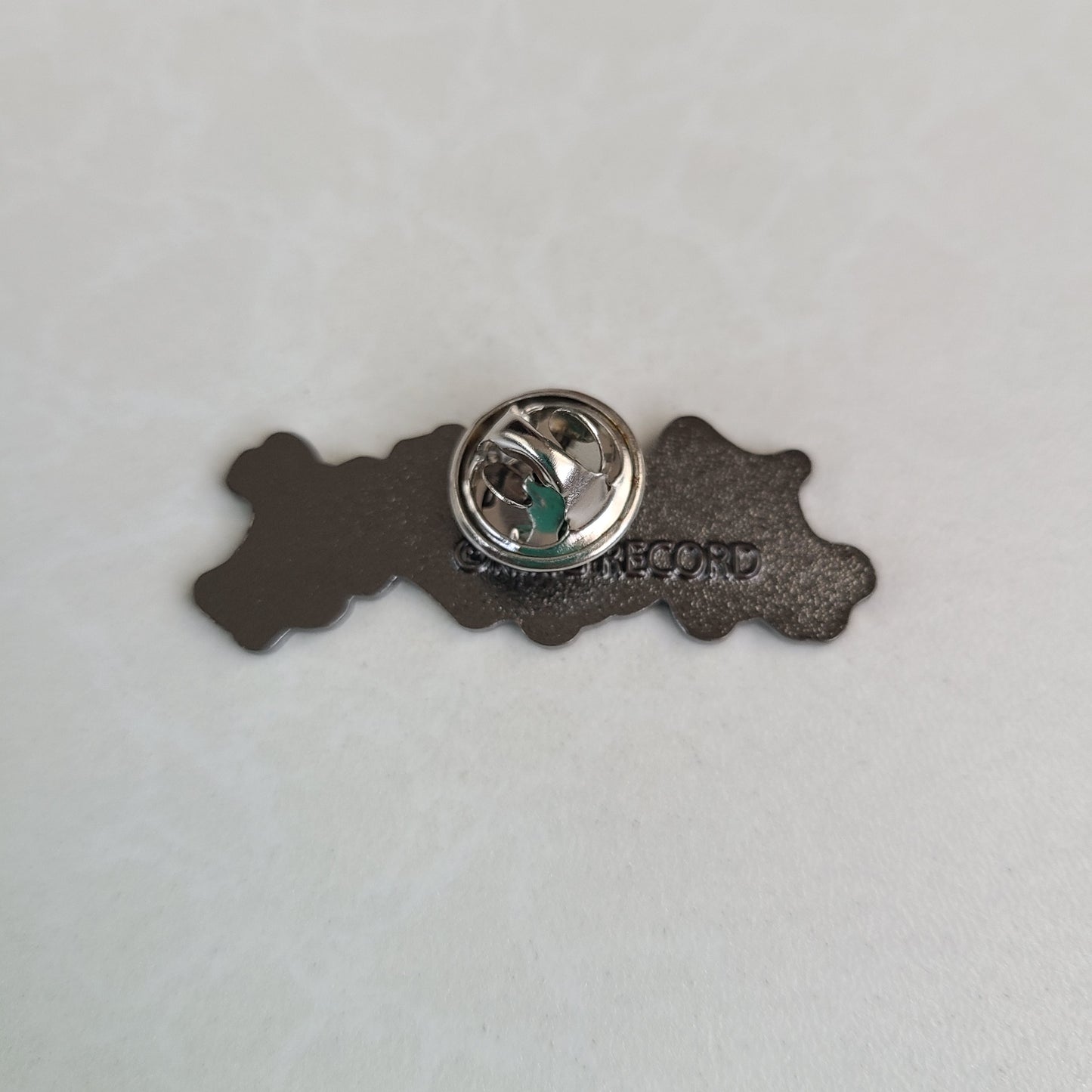 Pin metálico Hifumi Izanami