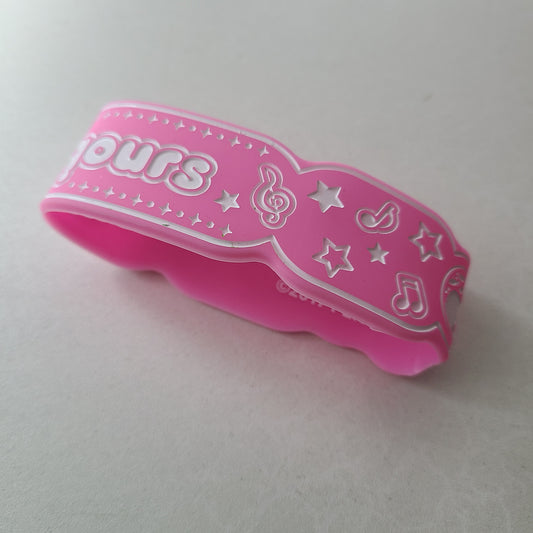 Pulsera de goma Riko Sakurauchi